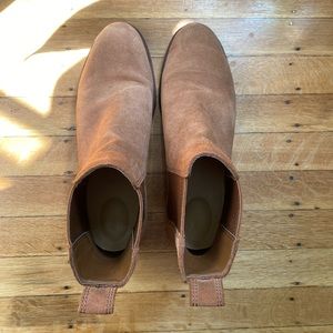 Clarks women’s chelsea boots size 10